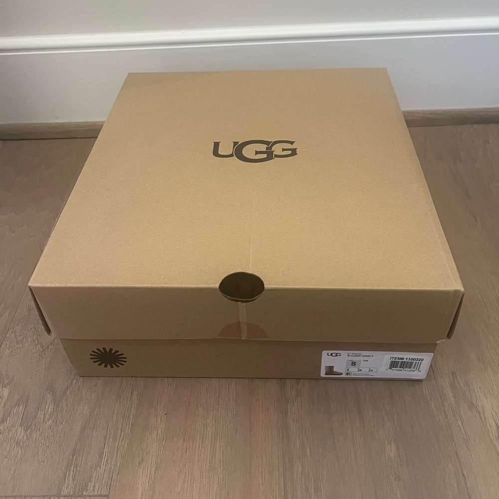 UGG Brown Classic Short II